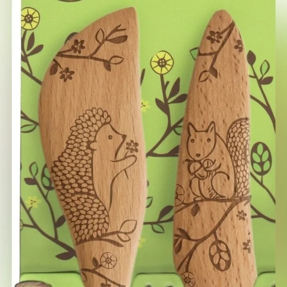 Woodland Beechwood Etched No Fade Spreaders Hedgehog Squirrel Peacock Owl Design - Picture 3 of 3